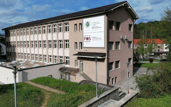 Študij MENEDŽMENTA in ORGANIZACIJE prilagojen zaposlenim