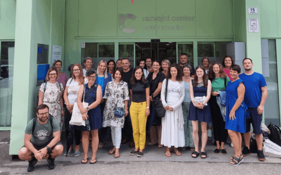 Novo sezono podjetniških programov za mlade odpiramo z usposabljanjem za učitelje