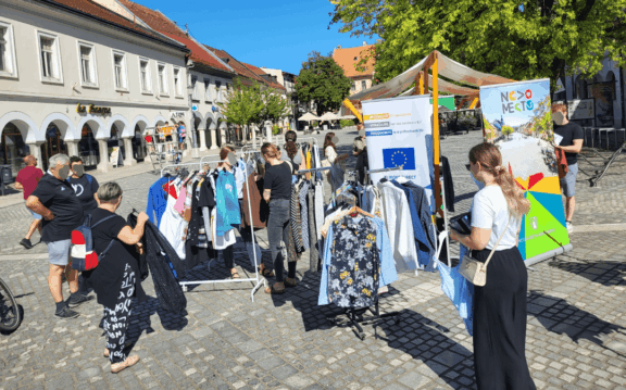 Izmenjava oblačil za trajnostno osvežitev garderobe