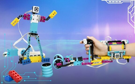 ROBOTKI in ZABAVNO PROGRAMIRANJE