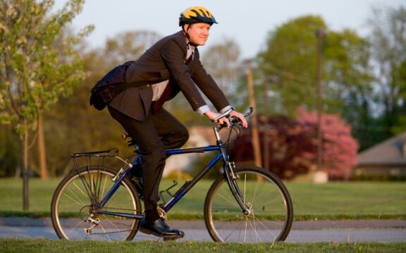 Polni zagona kolesarimo v službo: dvomesečni izziv za bolj zdravo in trajnostno mobilnost