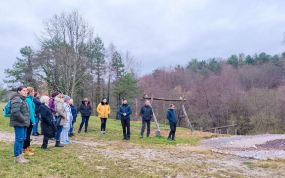 Letno srečanje in usposabljanje lokalnih turističnih vodnikov Dolenjske v Škocjanu